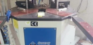Corner crimping machine