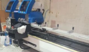 Double-head aluminium profile cutter